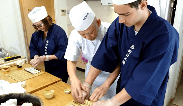 外国人によるにぎり寿司体験4